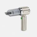 Aspirateur voiture argent sur fond blanc